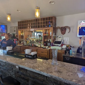 Midtown Tavern - a man behind the bar - Pubs Near Me - Galveston, Texas Midtown Tavern - a man behind the bar - Pubs Near Me - Galveston, Texas