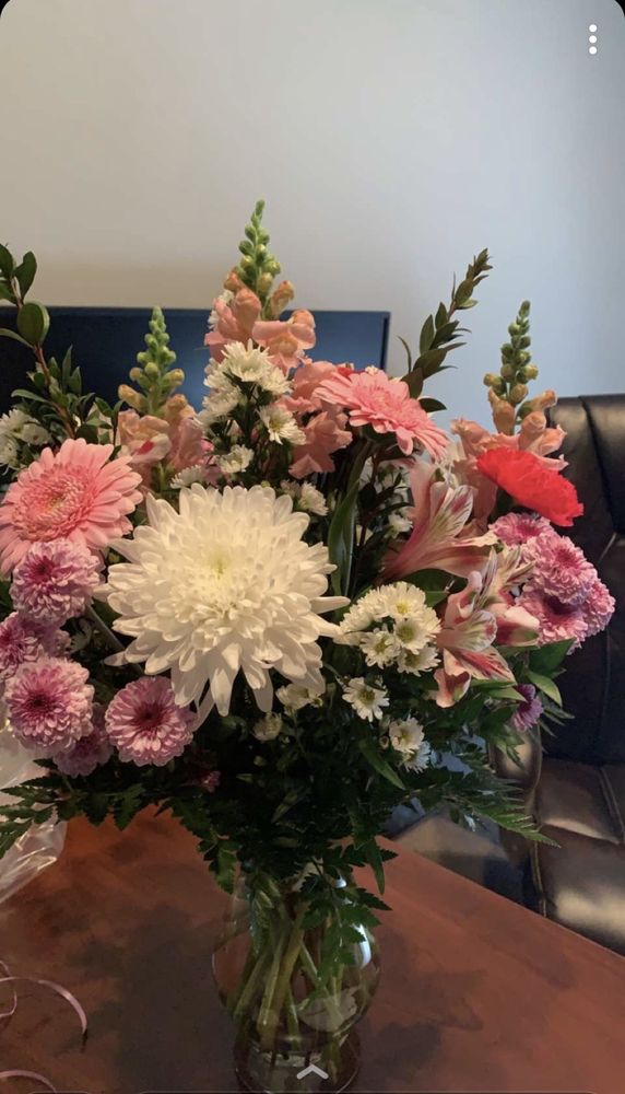 HOUSE OF FLOWERS Updated September 2024 10 Reviews 44 E Market St