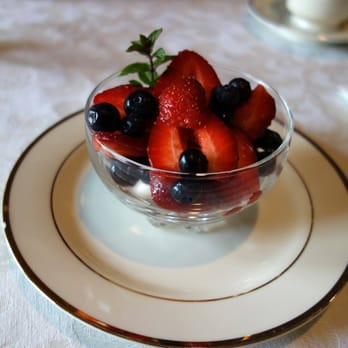 Yosemite Rose Bed and Breakfast - Fresh fruit cup - beautiful and so yummy - Hotels Near Me - Groveland, California Yosemite Rose Bed and Breakfast - Fresh fruit cup - beautiful and so yummy - Hotels Near Me - Groveland, California
