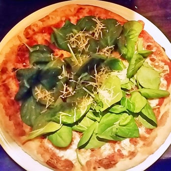 Di Maggio's - Di Maggio Pizza with salami, spinach, chilli and extra cheese. - Pizza Near Me - Glasgow, GLG