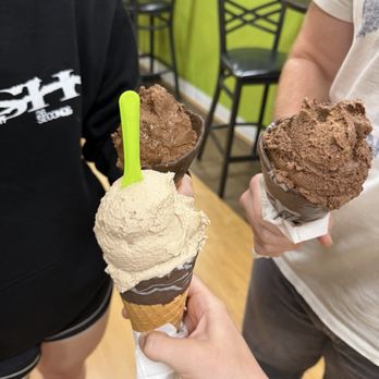 Dolce Gelato - Amaretto, and chocolate with dipped cones - Ice Cream & Frozen Yogurt Near Me - Hot Springs, Arkansas Dolce Gelato - Amaretto, and chocolate with dipped cones - Ice Cream & Frozen Yogurt Near Me - Hot Springs, Arkansas