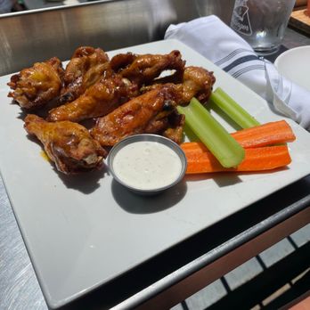 Humdinger Brewing - Chicken Wings - New American Near Me - Arroyo Grande, California Humdinger Brewing - Chicken Wings - New American Near Me - Arroyo Grande, California