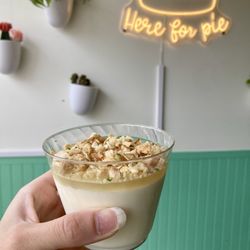 Crust Pie - Lemongrass panna cotta