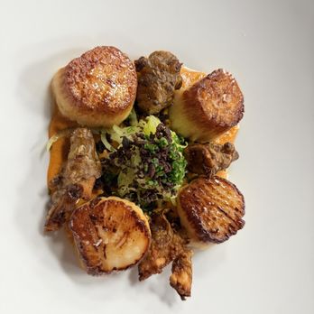 Senia - seared scallops - Cocktail Bars Near Me - Honolulu, Hawaii