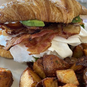 La Croisette - Avocado BLT and home fries - Breakfast & Brunch Near Me - St. Pete Beach, Florida La Croisette - Avocado BLT and home fries - Breakfast & Brunch Near Me - St. Pete Beach, Florida