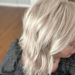 Hottie Hair Salon & Extensions Store - #hairbyniko