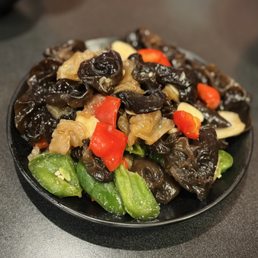 Jelly Fish with Black Fungus - wasn't quite for me but my friend liked it Jelly Fish with Black Fungus - wasn't quite for me but my friend liked it