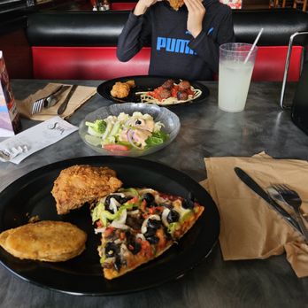 Shakey's Pizza Parlor - Round 1 of lunch buffet.  Just testing the waters. - Pizza Near Me - Torrance, California