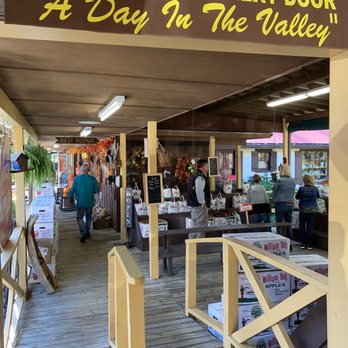 Maggie Mountaineer Crafts - Outdoor area (restrooms in the back) - Arts & Crafts Near Me - Maggie Valley, North Carolina Maggie Mountaineer Crafts - Outdoor area (restrooms in the back) - Arts & Crafts Near Me - Maggie Valley, North Carolina