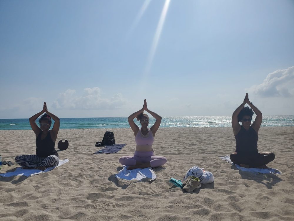 Yes2Yoga Logo