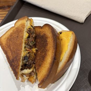 Prasek's Hillje Smokehouse - Brisket grilled cheese - Smokehouse Near Me - Sealy, Texas