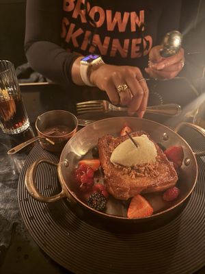 César Paris by null