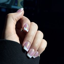 Infinity Nails - French tips with unicorn chrome