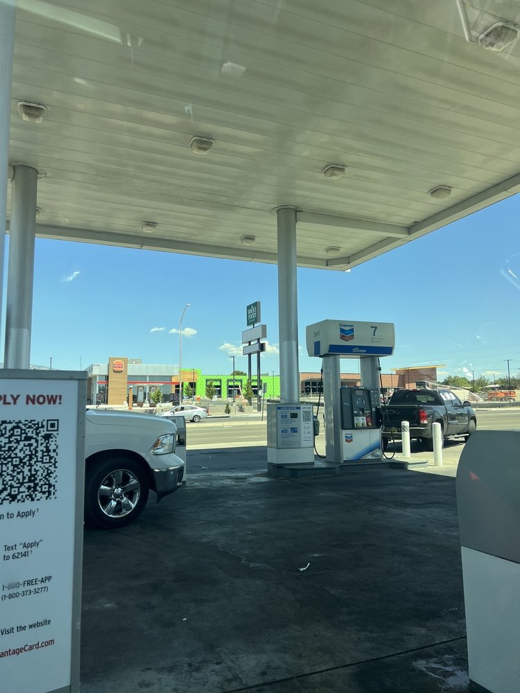CHEVRON Updated September 2024 2137 Carlisle Blvd NE, Albuquerque