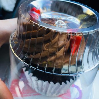 Sin - Chocolate cupcake - Desserts Near Me