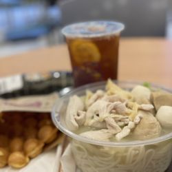 Bubble Waffle - Chicken soup rice noodle Combo (chicken breast & fish bal $12.50 incl iced tea + bubble waffle $1.50
