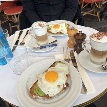 Café des Officiers - Bars Near Me - Paris, 75 Café des Officiers - Bars Near Me - Paris, 75