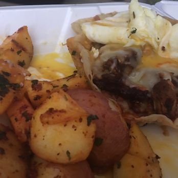 Momo's Cafe - Huevos Rancheros - American Near Me - Vallejo, California Momo's Cafe - Huevos Rancheros - American Near Me - Vallejo, California