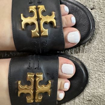 Metro Nail Lounge - The left toe and the paint is just horrible! - Nail Salons Near Me - Corona, California Metro Nail Lounge - The left toe and the paint is just horrible! - Nail Salons Near Me - Corona, California