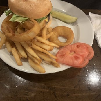Harper's Table - Burgers Near Me - Annandale, New Jersey