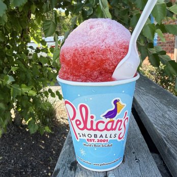 Pelican’s Snowballs - Strawberry with vanilla cream - Desserts Near Me - Surf City, New Jersey Pelican’s Snowballs - Strawberry with vanilla cream - Desserts Near Me - Surf City, New Jersey