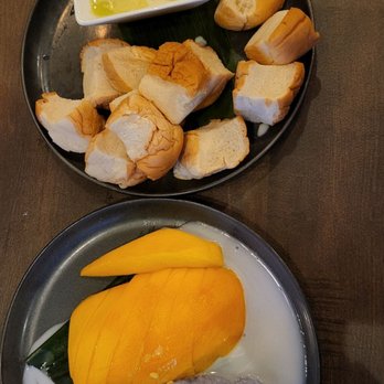 Thonglor - Mango sticky rice and pandan bread - Thai Near Me - Brighton, Massachusetts Thonglor - Mango sticky rice and pandan bread - Thai Near Me - Brighton, Massachusetts