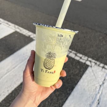Yi Fang - Avocado passion fruit smoothie - Bubble Tea Near Me - Fairfax, Virginia Yi Fang - Avocado passion fruit smoothie - Bubble Tea Near Me - Fairfax, Virginia