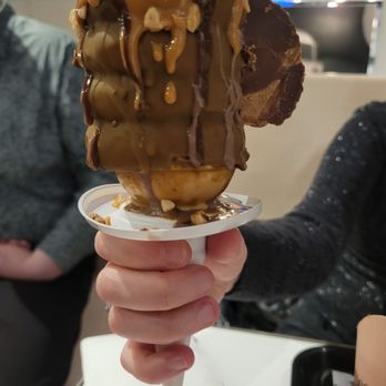 Mister Dips - So good. Chocolate PB cone - Burgers Near Me - Detroit, Michigan Mister Dips - So good. Chocolate PB cone - Burgers Near Me - Detroit, Michigan