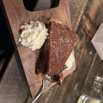 Monets Wine Bistro - French Near Me - Exeter, California