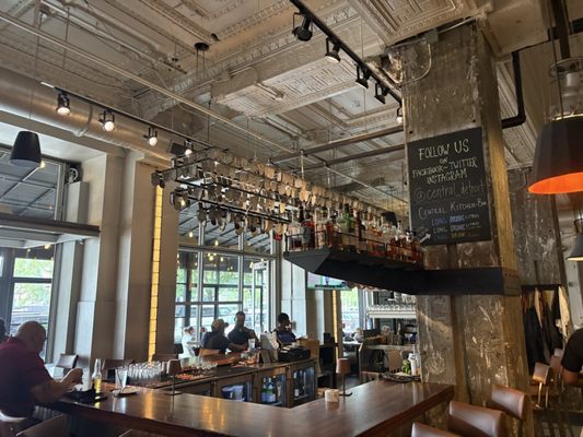 Central Kitchen + Bar by null