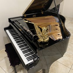 Hijiri Shimamoto - Beautiful Kawai grand Piano for regular Piano lessons.
