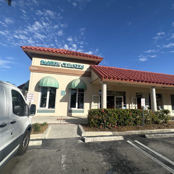 Passion Cleaners - Fachada del negocio - Sewing & Alterations Near Me - Wellington, Florida Passion Cleaners - Fachada del negocio - Sewing & Alterations Near Me - Wellington, Florida