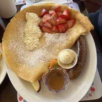 Paula's Pancake House - Danish pancakes - Breakfast & Brunch Near Me - Solvang, California