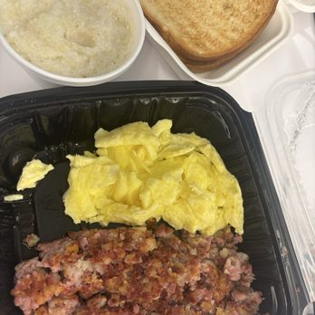Original Pancake House - Midtown - Corned Beef Hash & Eggs - Breakfast & Brunch Near Me - Charlotte, North Carolina