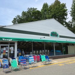 Renys Department Store - Storefront