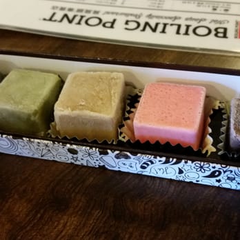 Boiling Point - 5 piece ice cream cubes: sesame, matcha, hokkaido with brown sugar, strawberry, chocolate ($3.25) - Taiwanese Near Me - Gardena, California
