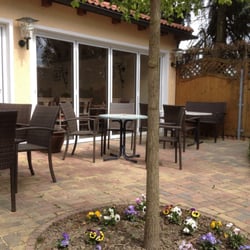 Pension Zur Goldnen Höhe - Der Innenhof und der Wintergarten