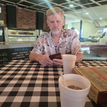 Dale Hollow Pizza - My husband ignoring me but he is hungry - Pizza Near Me - Celina, Tennessee