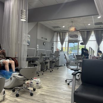 MV Nails Salon - Picture of the front door area from the waiting chair (customers & family). - Nail Salons Near Me - La Plata, Maryland MV Nails Salon - Picture of the front door area from the waiting chair (customers & family). - Nail Salons Near Me - La Plata, Maryland