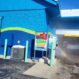 Exterior photo of Big Splash Touchless Laser Carwash - Whiteland, Indiana Exterior photo of Big Splash Touchless Laser Carwash - Whiteland, Indiana