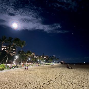 Hale Koa Hotel - View of the beach behind the hotel at night - Hotels Near Me - Honolulu, Hawaii Hale Koa Hotel - View of the beach behind the hotel at night - Hotels Near Me - Honolulu, Hawaii