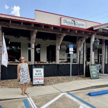 Florida Cracker Oyster Bar & Grill - Plenty of parking and a great looking restaurant - Seafood Near Me - Keystone Heights, Florida Florida Cracker Oyster Bar & Grill - Plenty of parking and a great looking restaurant - Seafood Near Me - Keystone Heights, Florida