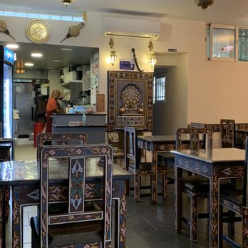 Palais Bab Mansour - Restaurants Near Me - Avignon, 84