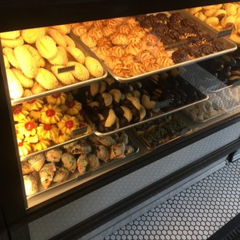 D'amato's Bakery - Bakeries Near Me - Chicago, Illinois
