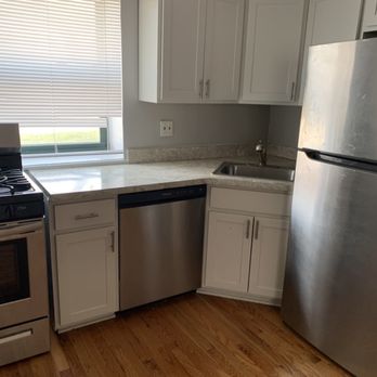 Elmhurst Terrace Apartments - Kitchen - Apartments Near Me - Elmhurst, Illinois Elmhurst Terrace Apartments - Kitchen - Apartments Near Me - Elmhurst, Illinois