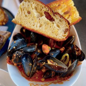 Glasshouse Kitchen - Spicy Mussels   @cereus_eats - Pizza Near Me - Research Triangle, North Carolina