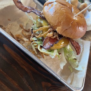Burger Bench - Smokehouse - American Near Me - Escondido, California