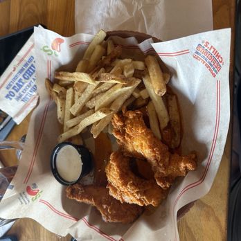 Chili's - Nashville Hot Chicken Crispers Combo - Tex-Mex Near Me - Layton, Utah Chili's - Nashville Hot Chicken Crispers Combo - Tex-Mex Near Me - Layton, Utah