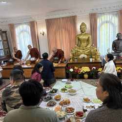 San Fran Dhammaram Temple - Monks and folks passing the food, once monks get food, then it goes to the back table for rest of the ppl.