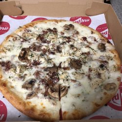 My Pie Pizza - Dothan, AL - Alfredo chicken